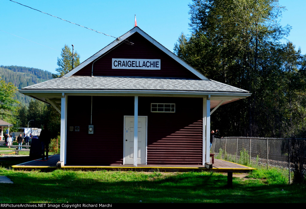 Souvenir shop at Craigellachie BC.